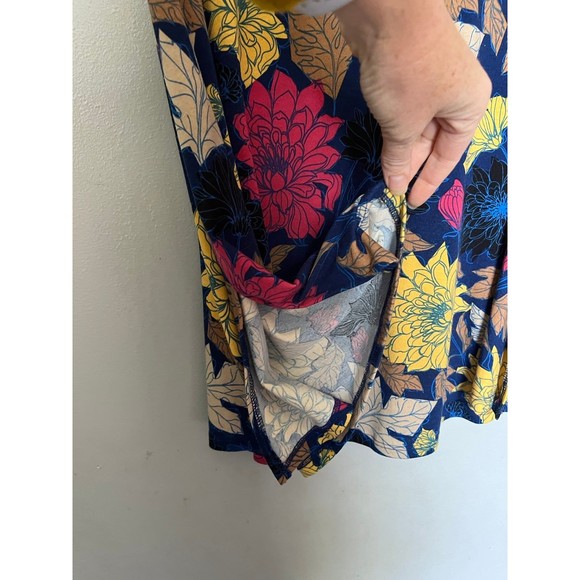 Lularoe floral pattern Perfect T size XS - Picture 5 of 5